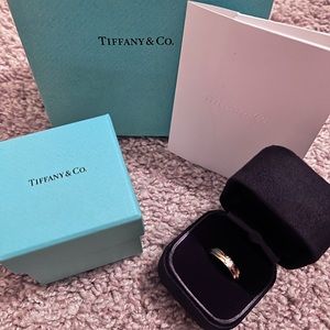 Tiffany & Co rose gold ring size 6